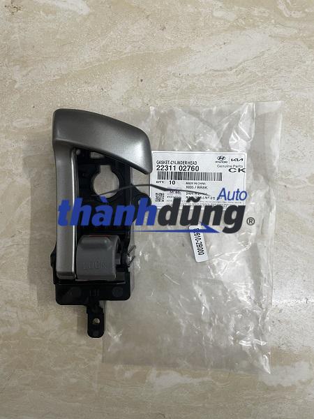 Tay mở cửa trong Hyundai Santafe 2009