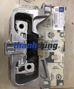 CHÂN ĐẦU MÁY MERCEDES CLA200 2014