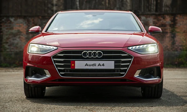 Đèn hậu Audi A4 2016