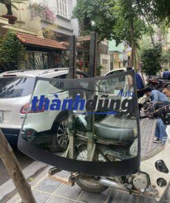 KÍNH CHÁN GIÓ TRƯỚC XE NISSAN QASHQAI 2014