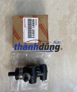 CHIA NHỚT THẮNG TOYOTA LAND CRUISER 2002