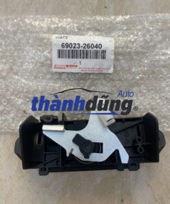 TAY MỞ CỐP HẬU TOYOTA HIACE 2011