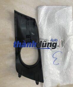 ỐP ĐÈN GẦM PHẢI TOYOTA FORTUNER 2012