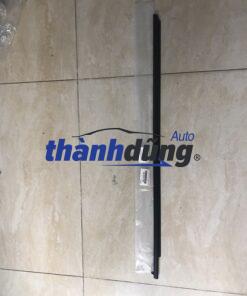 NẸP CHÂN KÍNH TRƯỚC TOYOTA YARIS 2017 | 682100D190