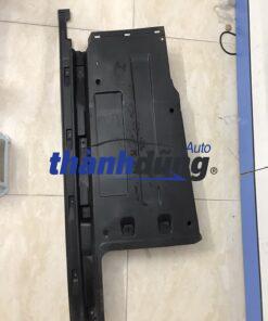 CHẮN BÙN GẦM MÁY PHẢI AUDI Q5 2011 | 8R0825208C