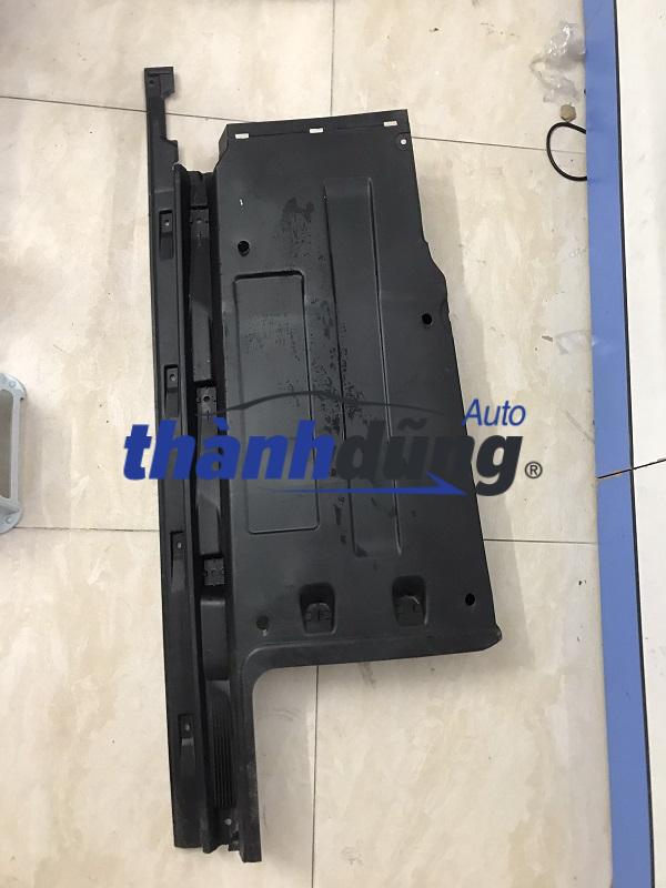 CHẮN BÙN GẦM MÁY PHẢI AUDI Q5 2011 | 8R0825208C