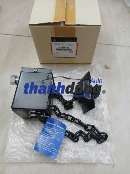 TREO LỐP DỰ PHÒNG XE MITSUBISHI PAJERO 2023 | 4260A122