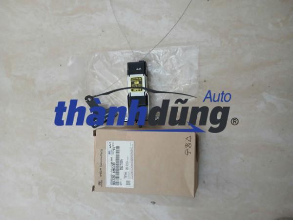 CÁP GIẬT NẮP NẮP BÌNH DẦU HYUNDAI STAREX 2009 | 957204H000