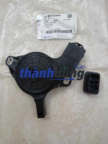 CÔNG TẮC BÁO SỐ AT DAEWOO MANGUS 2004 | 93742966