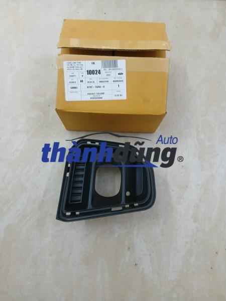 ỐP ĐÈN CẢN TRƯỚC PHẢI FORD EVEREST | N1WZ15266A