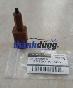CÔNG TẮC CHÂN PHANH NISSAN NAVARA NP300 | 25300AT300